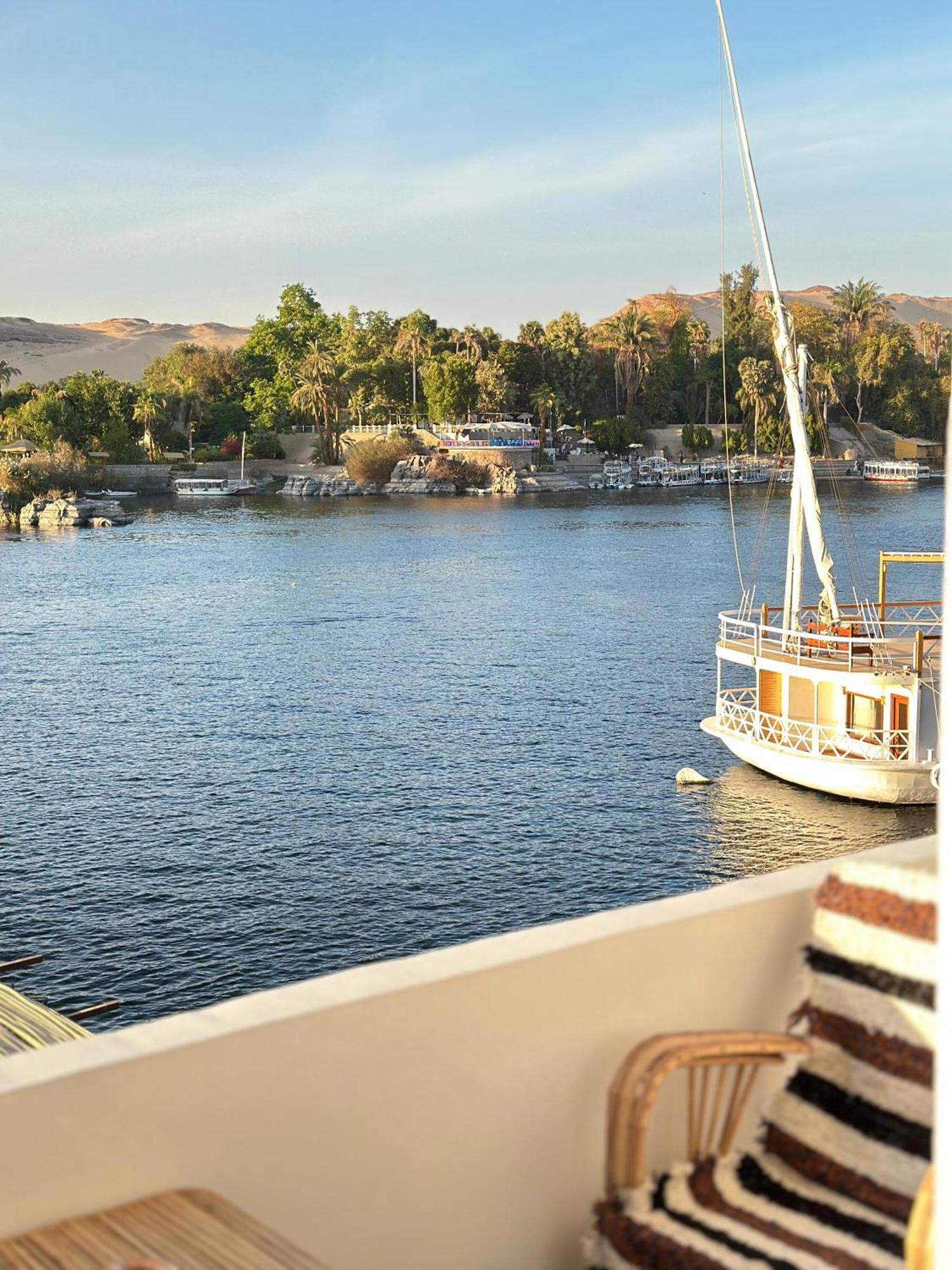 Hotel Nile Bride Asuán Exterior foto